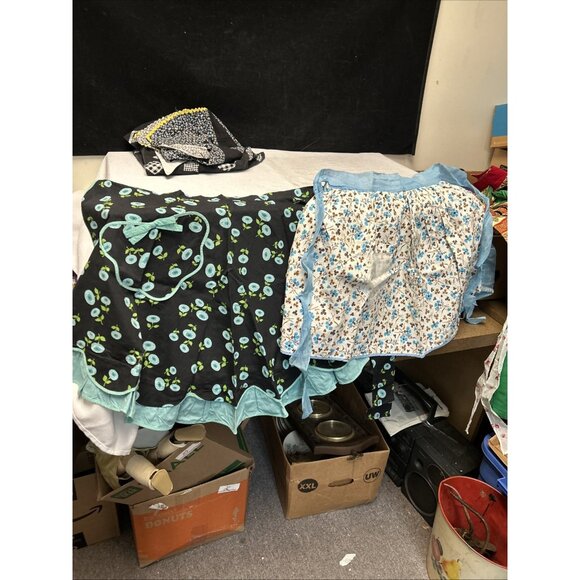 VINTAGE HALF WAIST APRONS LOT OF 12 Pockets - Picture 5 of 16